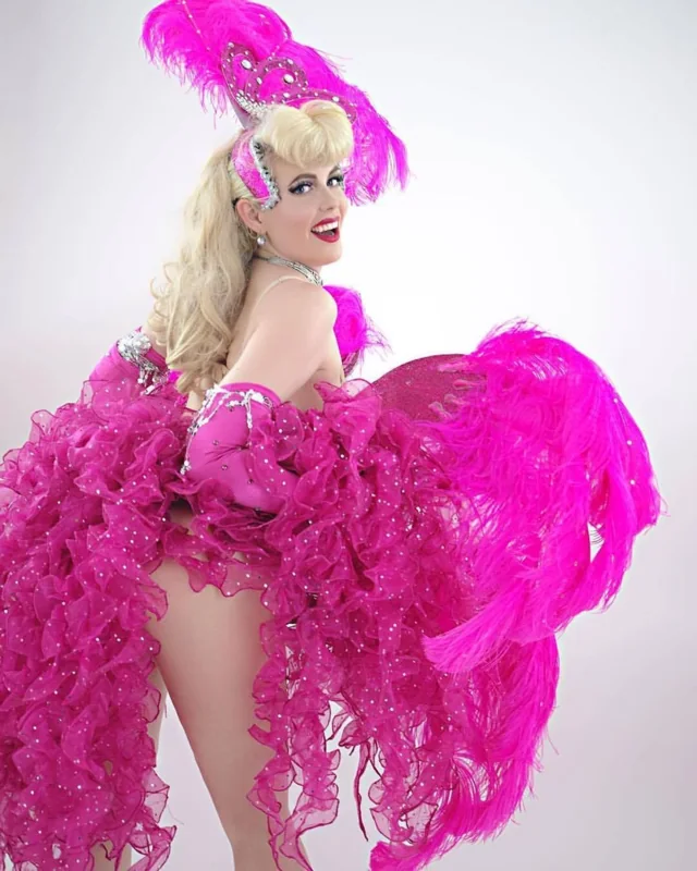 Anna — burlesque portfolio photograph 10