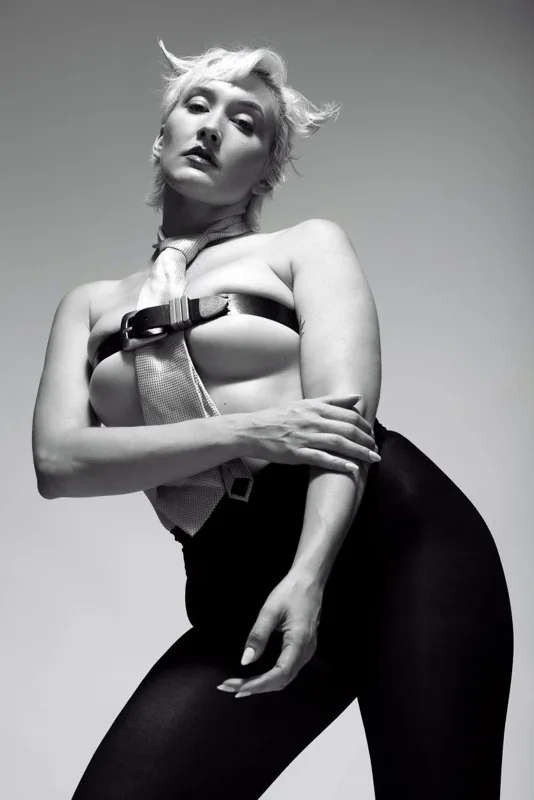 Jordan — burlesque portfolio photograph 4
