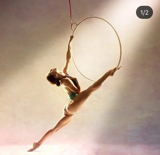 Karina — burlesque portfolio photograph 9