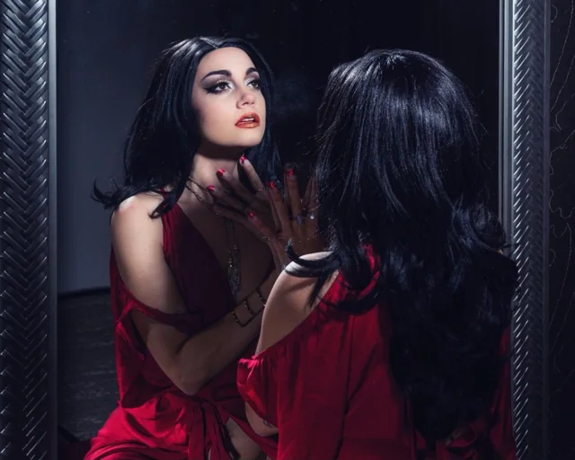 Logan — burlesque portfolio photograph 2