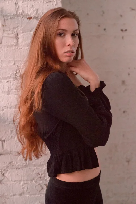 Molly — burlesque portfolio photograph 7