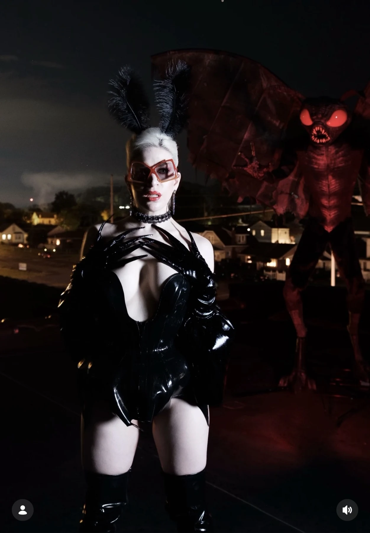 Olive — burlesque dancer & singer