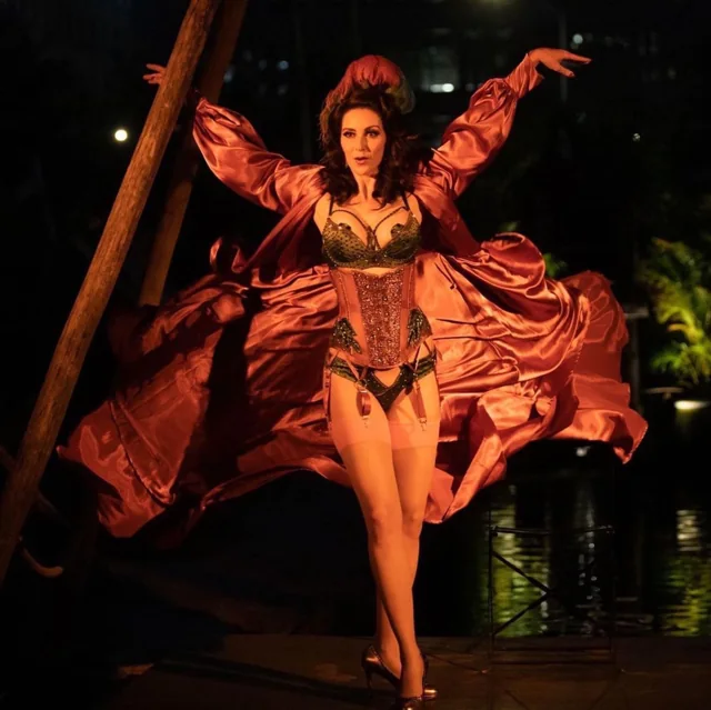 Rosie — burlesque portfolio photograph 14