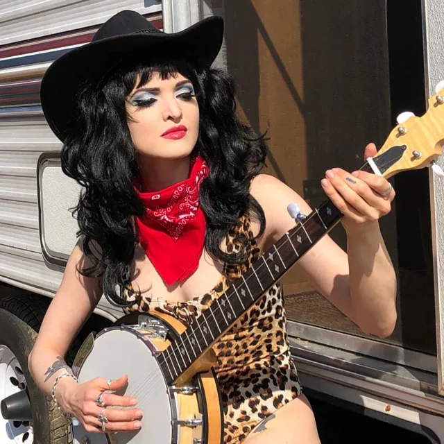 Tina — burlesque portfolio photograph 15